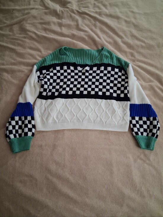 SHEIN Sweaters - SHEIN Checkered Crewneck Sweater